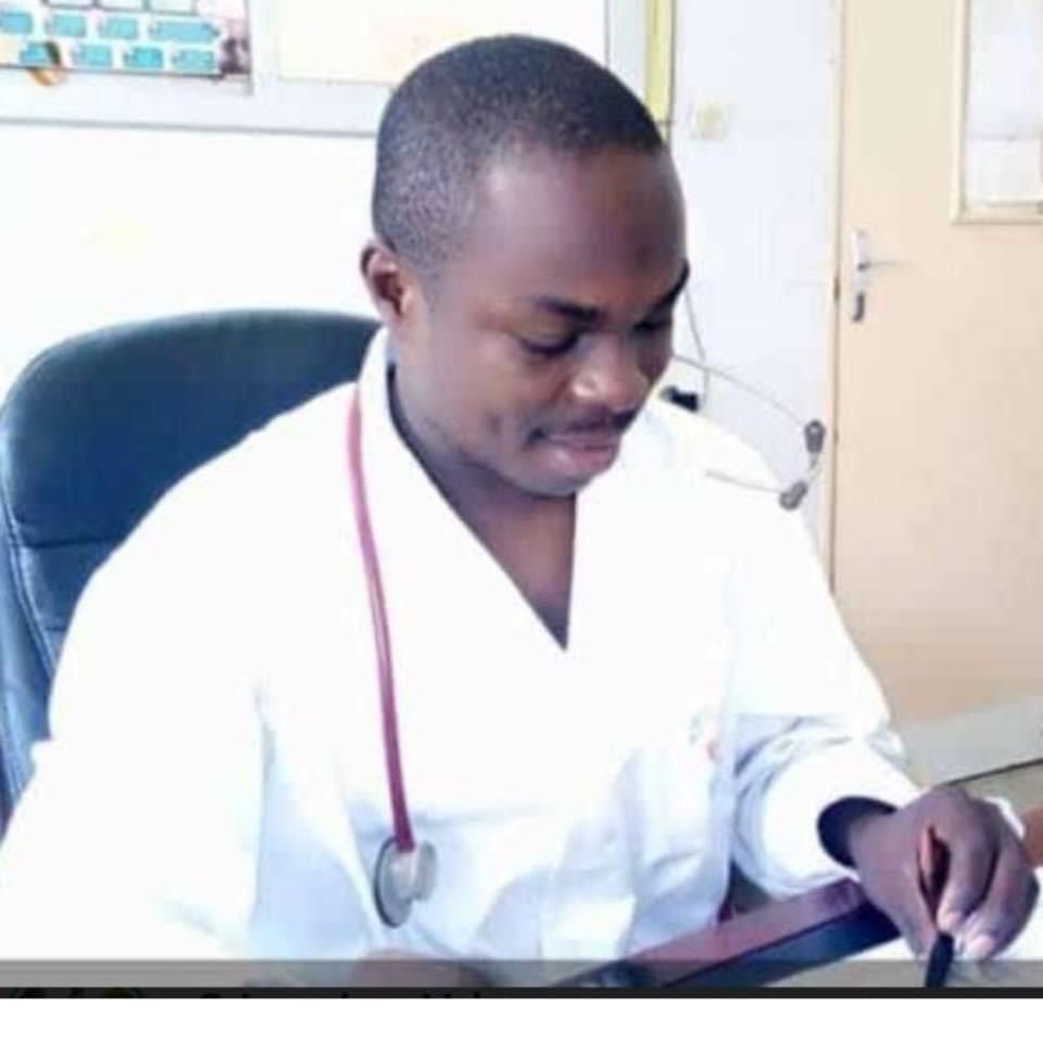 Directeur de l'ISEST